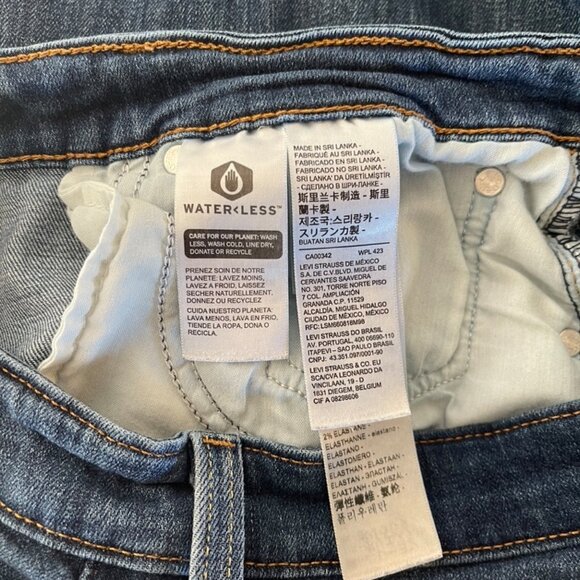 Levi's 726 High Rise Flare Women's Jeans, size 31 (12) - Picture 7 of 7